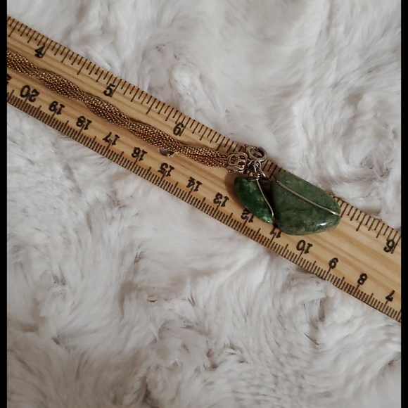 Faux jade wrapped goldtone gemstone mineral  vintage bracelet - Picture 4 of 5